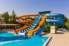 Amelia Beach Resort & Spa: Бассейн с горками - photo 7