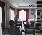 Holiday City Hotel: Территория отеля