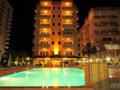 Gold Twins Family Beach Hotel: Территория отеля - photo 1