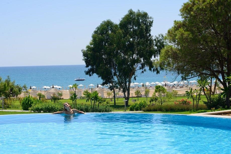 TUI SENSATORI Resort Barut Sorgun: Бассейн