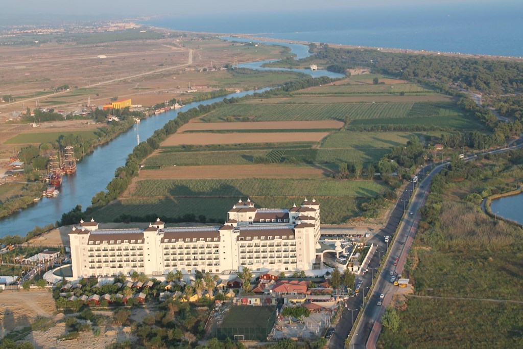 Lake & River Side Hotel & Spa