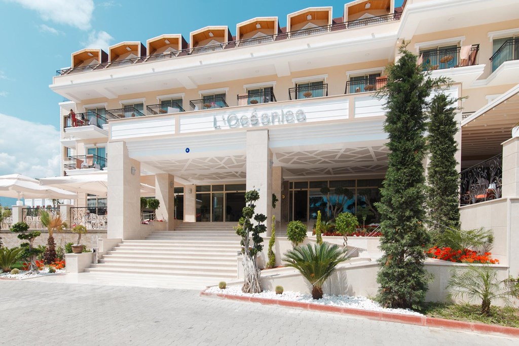 L'Oceanica Beach Resort Hotel