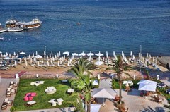 Dora Beach Hotel: Территория отеля - photo 6