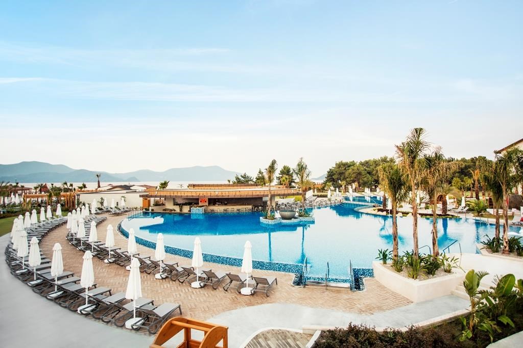 TUI SENSATORI Resort Barut Fethiye: Бассейн в зоне для взрослых