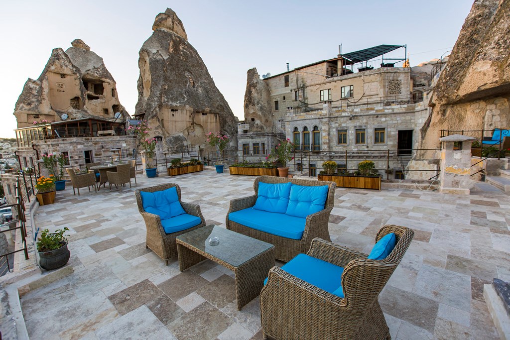 Imperial Cave Suites Hotel & Spa: Terrace