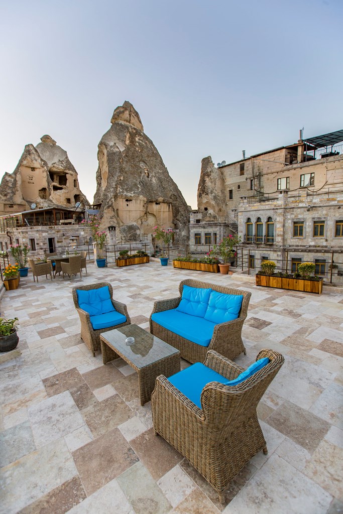 Imperial Cave Suites Hotel & Spa: Terrace