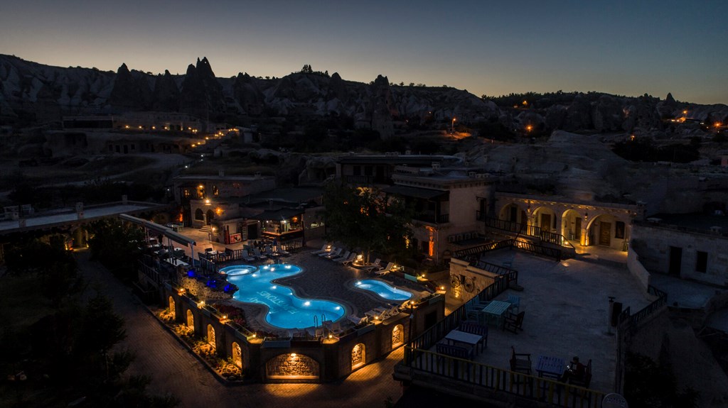 HOLIDAY CAVE HOTEL: General view