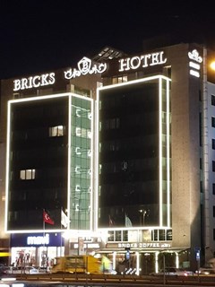 Bricks Hotel - photo 18