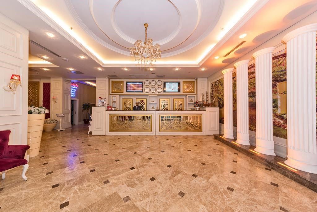 Marnas Hotel: Ресепшен