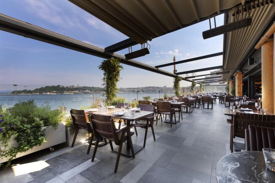 Novotel Istanbul Bosphorus Hotel: Терраса