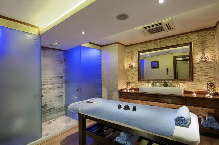 Istanbul Crowne Plaza Old City: SPA