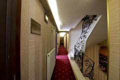 Golden Horn Sirkeci Hotel: Территория отеля - photo 4