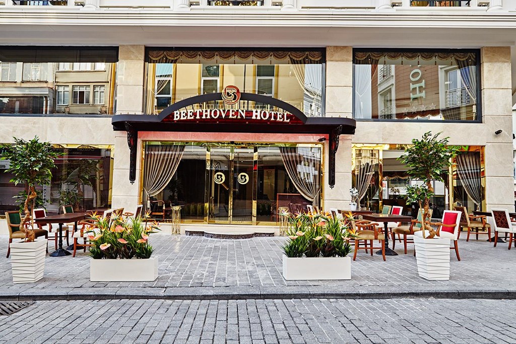 Beethoven Senfoni Hotel