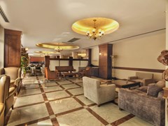 Taksim Metropark Hotel: Территория отеля - photo 6