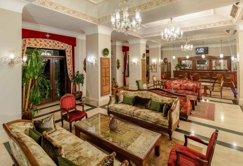 Sultanhan Hotel: Территория отеля