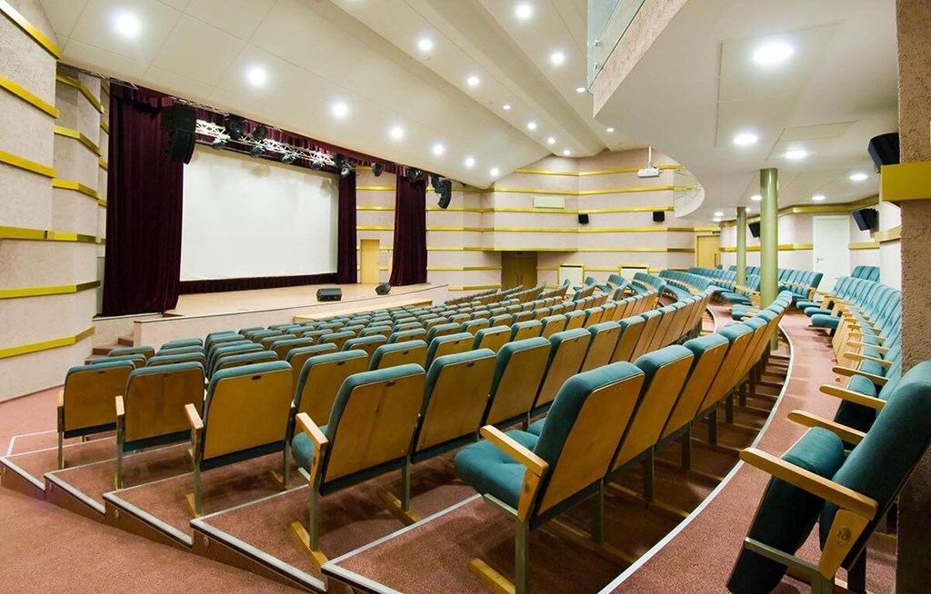 Belokurikha: Киноконцертный зал