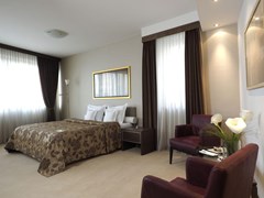 In Hotel Belgrade: General view - photo 35