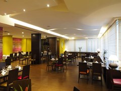 In Hotel Belgrade: Restaurant - photo 2