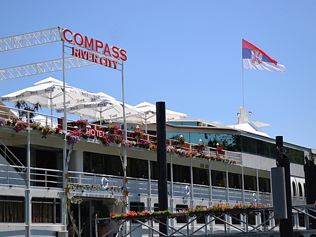 Compass River City Botel: General view