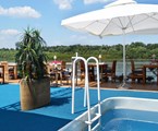 Compass River City Botel: Pool