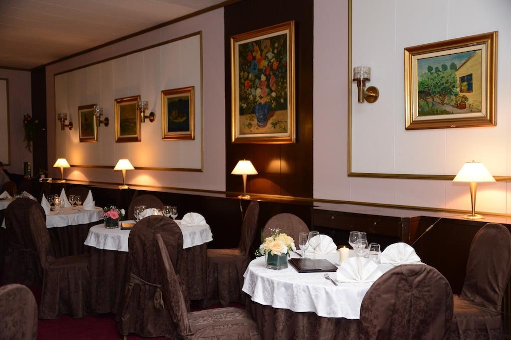 Palace Hotel: Restaurant