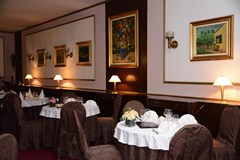 Palace Hotel: Restaurant - photo 10