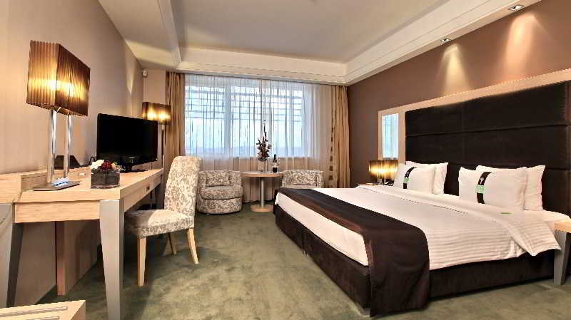 Holiday Inn Belgrade: Room