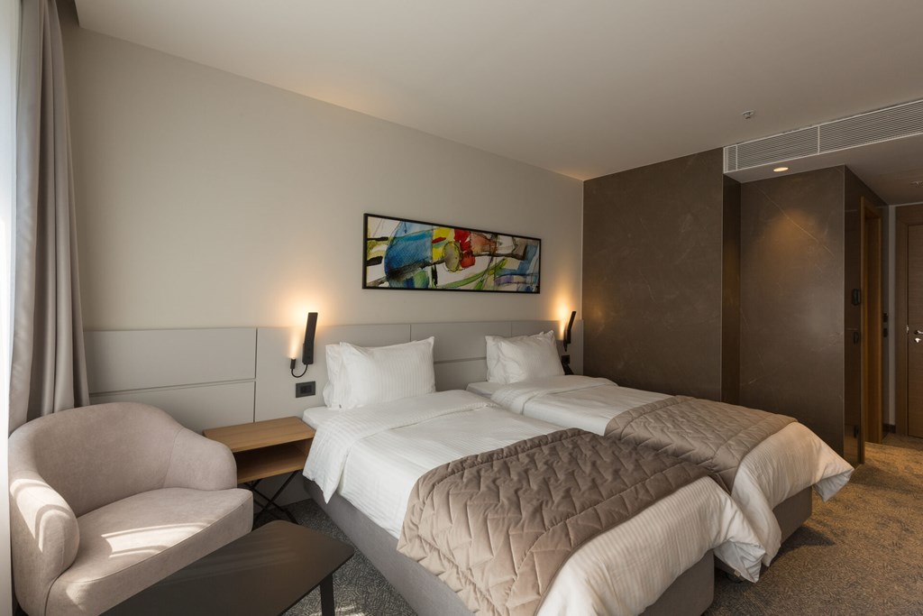 Mona Plaza: Room Double or Twin PREMIUM