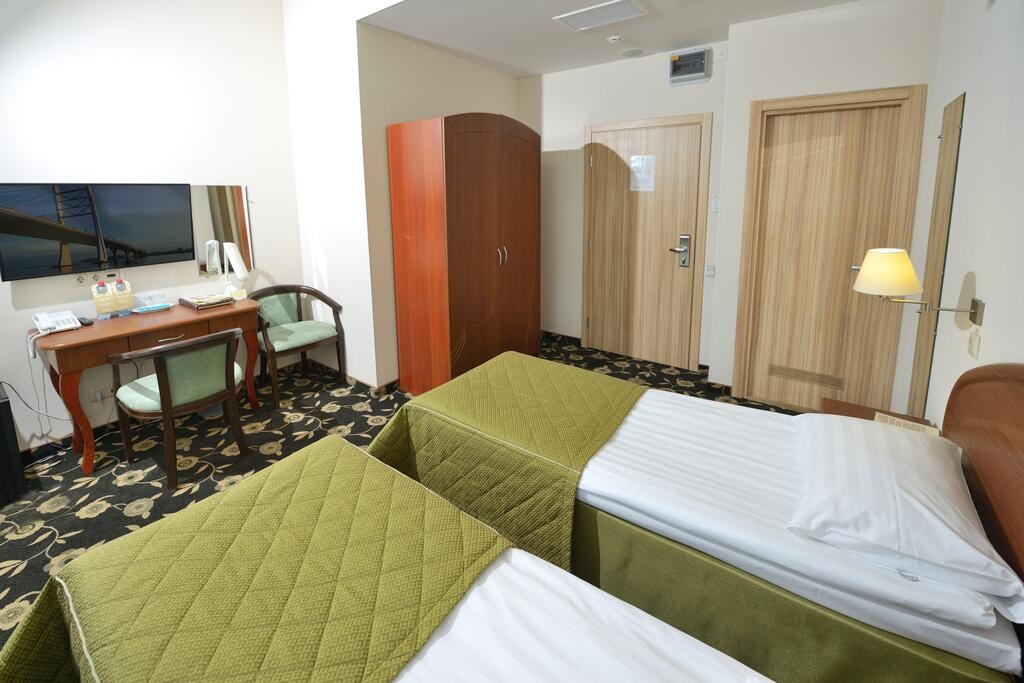 Cronwell Inn Stremyannaya Hotel