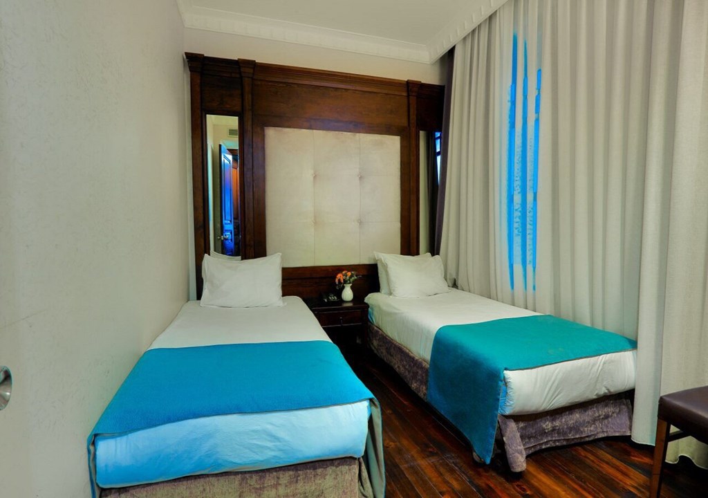 Atik Palace Hotel: Room TRIPLE STANDARD