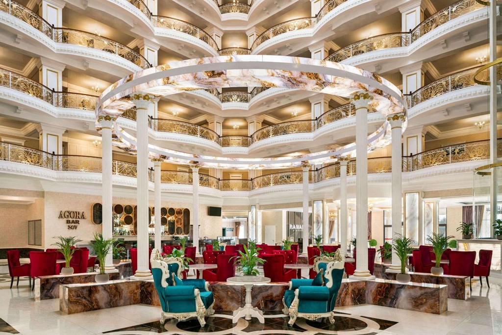 Ramada by Wyndham Shymkent: Lobby