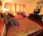 Arabian Courtyard Hotel & Spa: Room