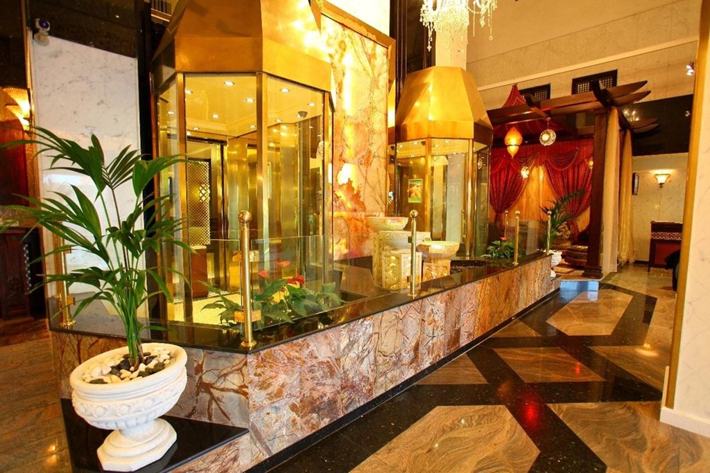 Arabian Courtyard Hotel & Spa: Hotel interior