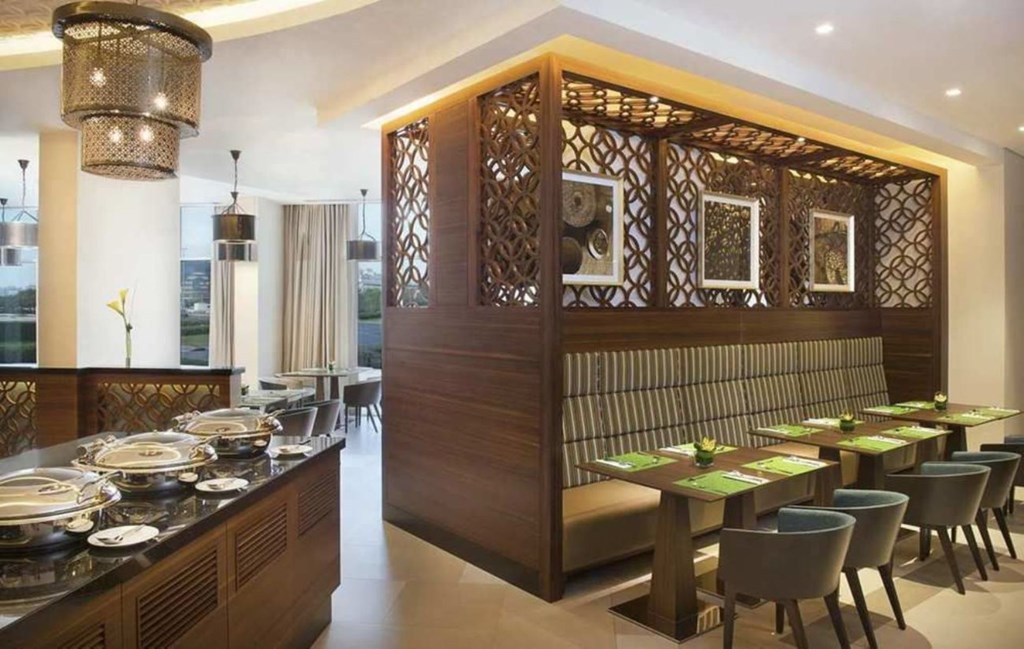 Hilton Garden Inn Dubai Al Mina: Restaurant