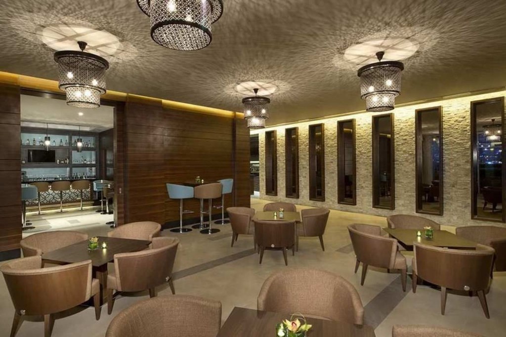 Hilton Garden Inn Dubai Al Mina: Restaurant