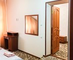 Al`pina Otel`: Стандартный 4-местный 3-комнатный номер с 2-мя спальнями Стандартный 4-местный 3-комнатный номер с 2-мя спальнями