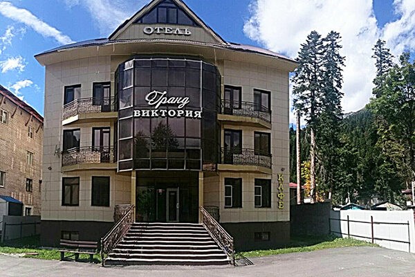 Grand Viktoriya (Dombaj) Otel`: Внешний вид