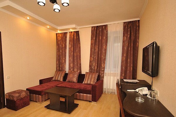 Grand Viktoriya (Dombaj) Otel`: Люкс 2-комнатный