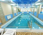 Snezhinka (Dombaj) Otel`: Бассейн