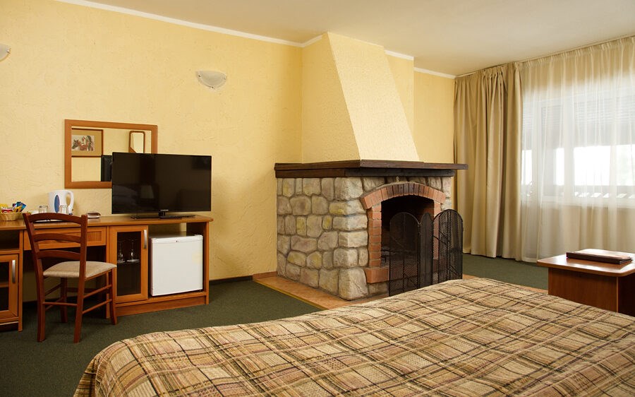 COUNTRY RESORT Otel`: Люкс 2-местный 1-комнатный номер с камином, корп.1-4 Люкс 2-местный (с камином)