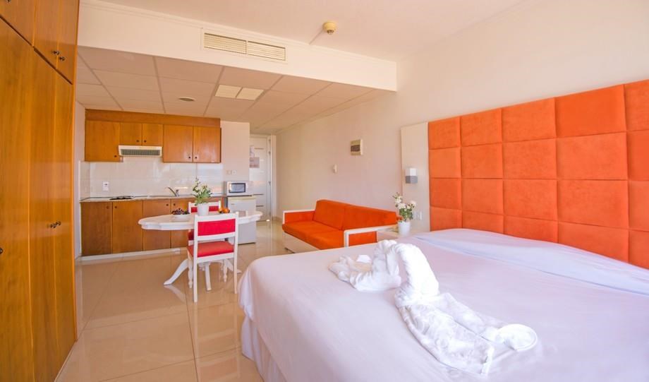 Marlita Beach Hotel Apartments