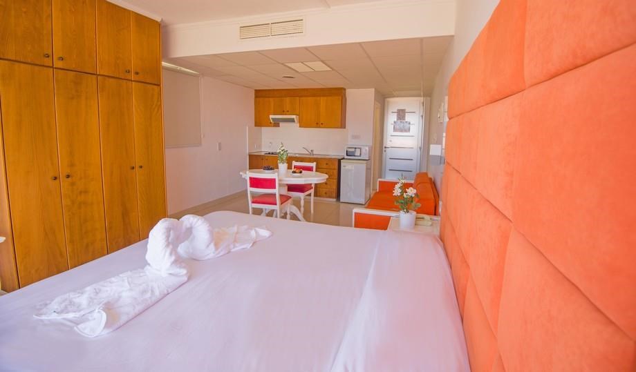 Marlita Beach Hotel Apartments