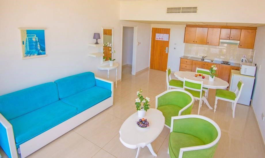 Marlita Beach Hotel Apartments