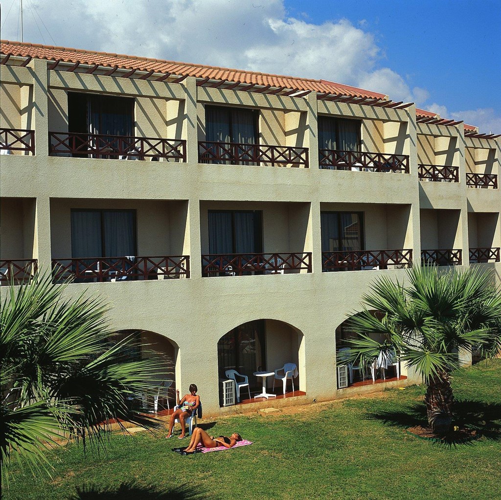 Mimosa Beach Hotel