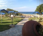 Mimosa Beach Hotel: Дорога к пляжу