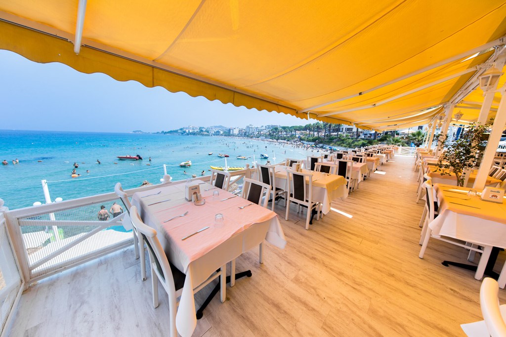 Marti Beach Hotel: Restaurant