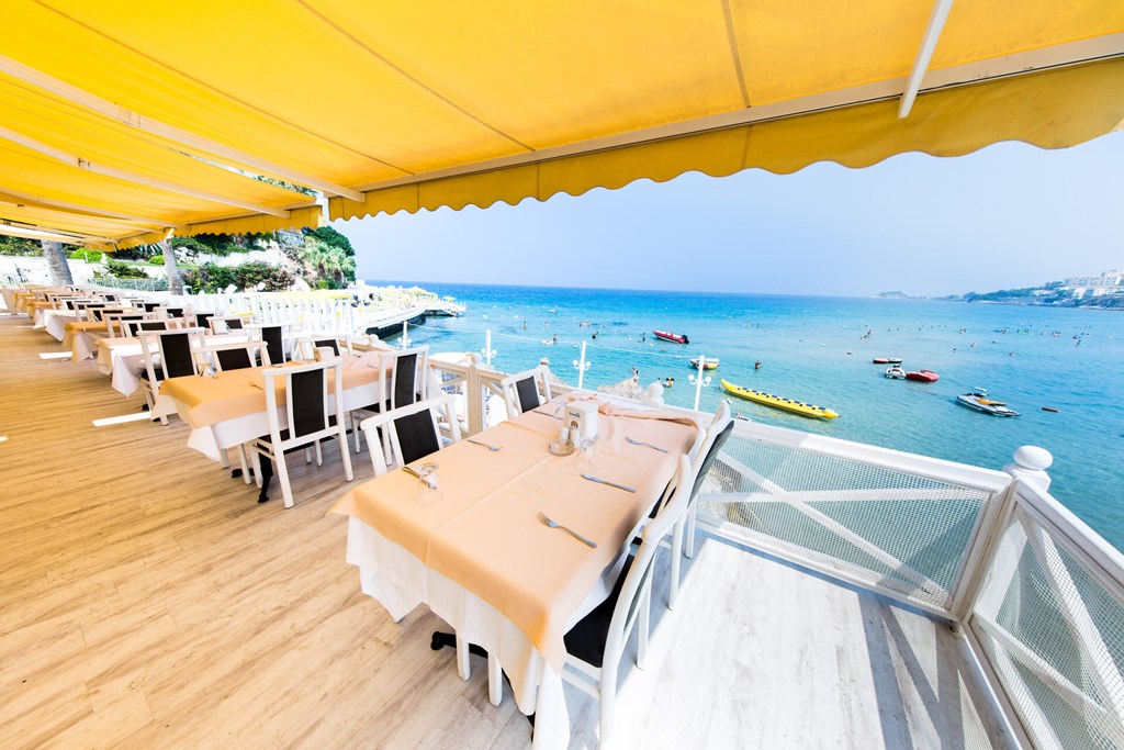 Marti Beach Hotel: Restaurant