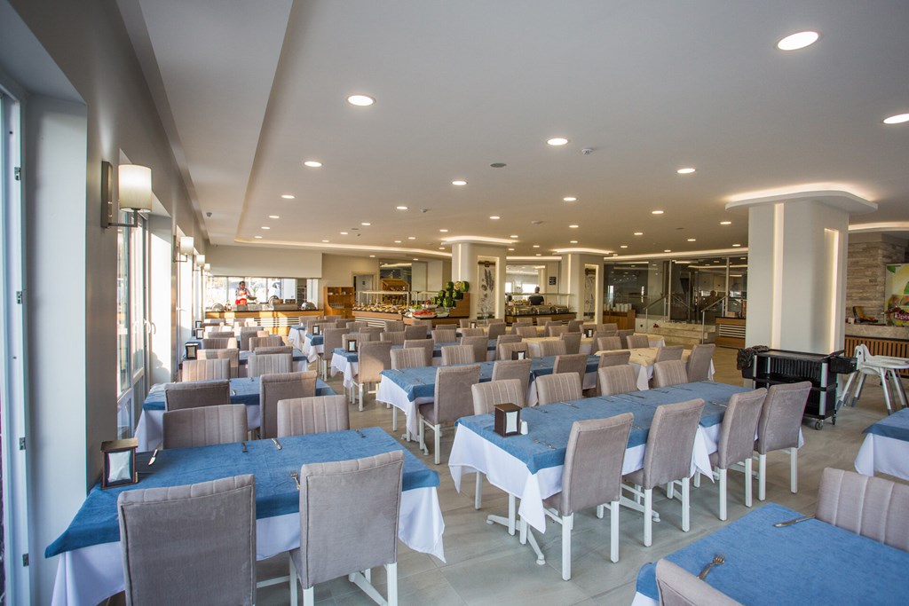 Marti Beach Hotel: Restaurant