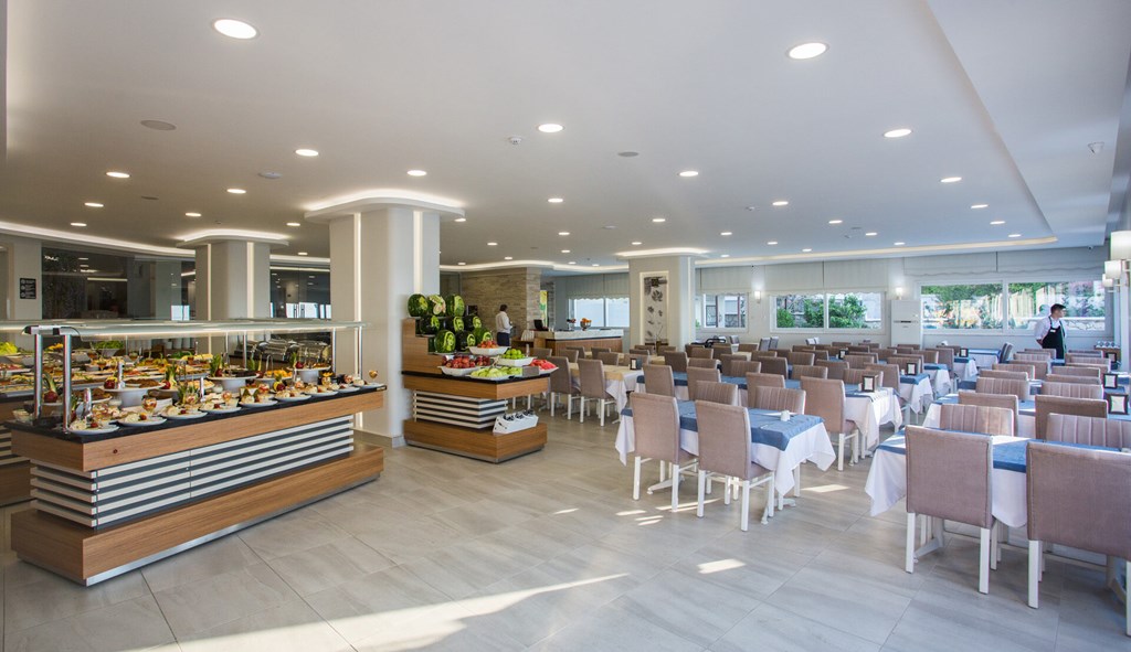 Marti Beach Hotel: Restaurant