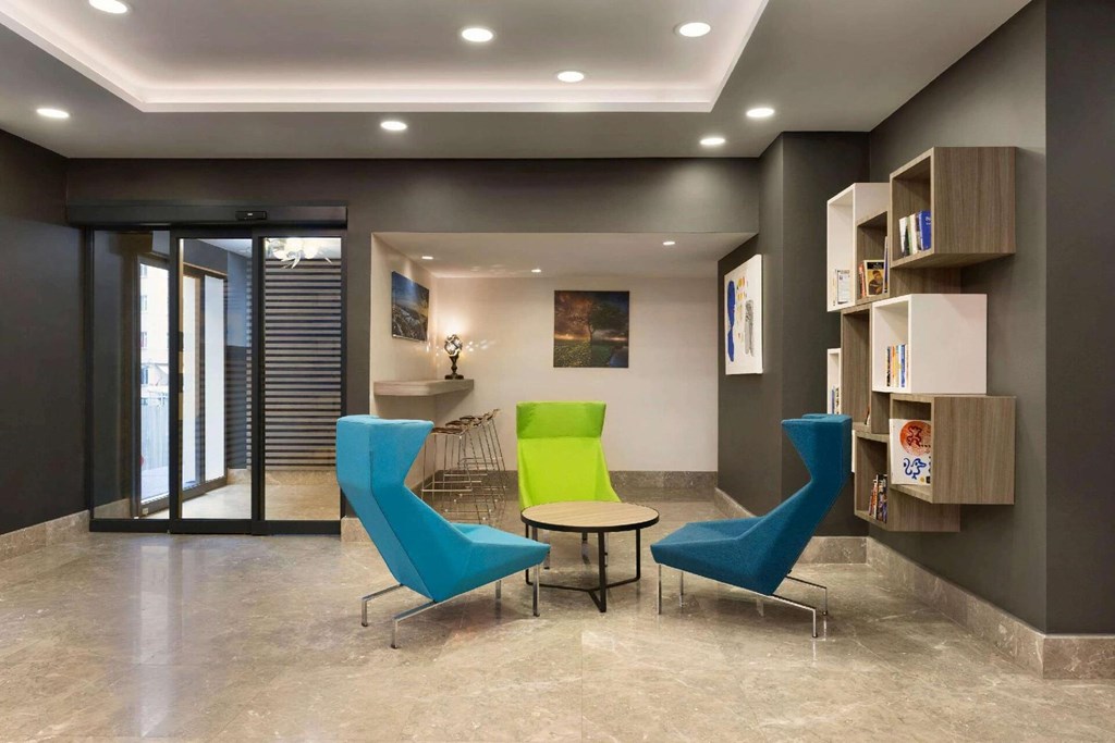 TRYP by Wyndham Istanbul Taksim: Lobby